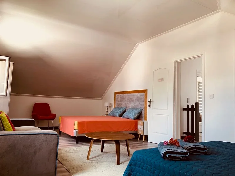 Les deux lits de la chambre Famille sous le toit